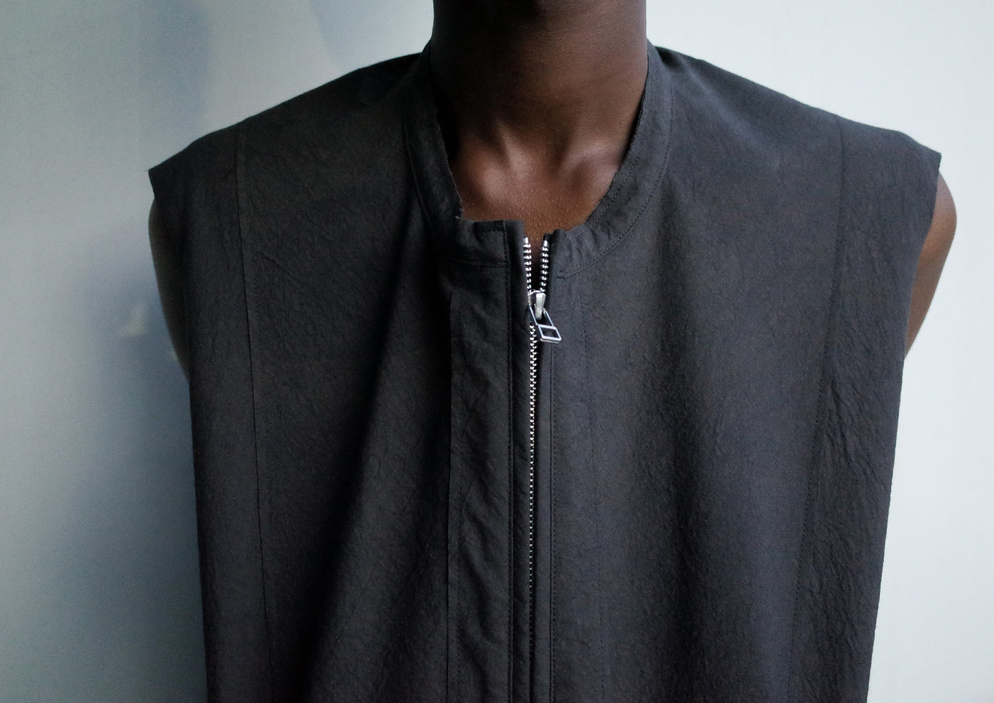 FRAYED VEST, EARTH