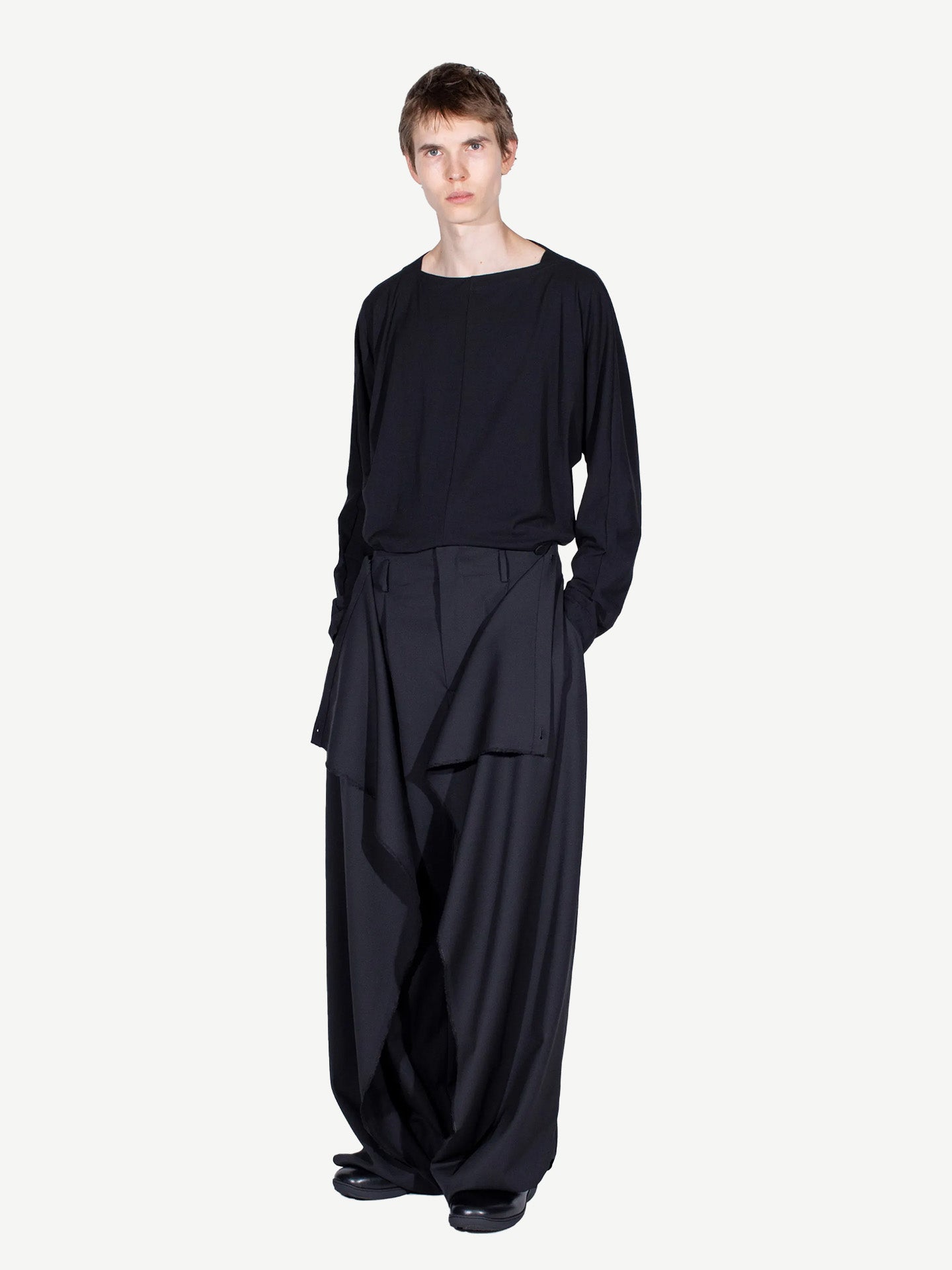 CURSUS DRAPE TROUSERS, CROW BLACK