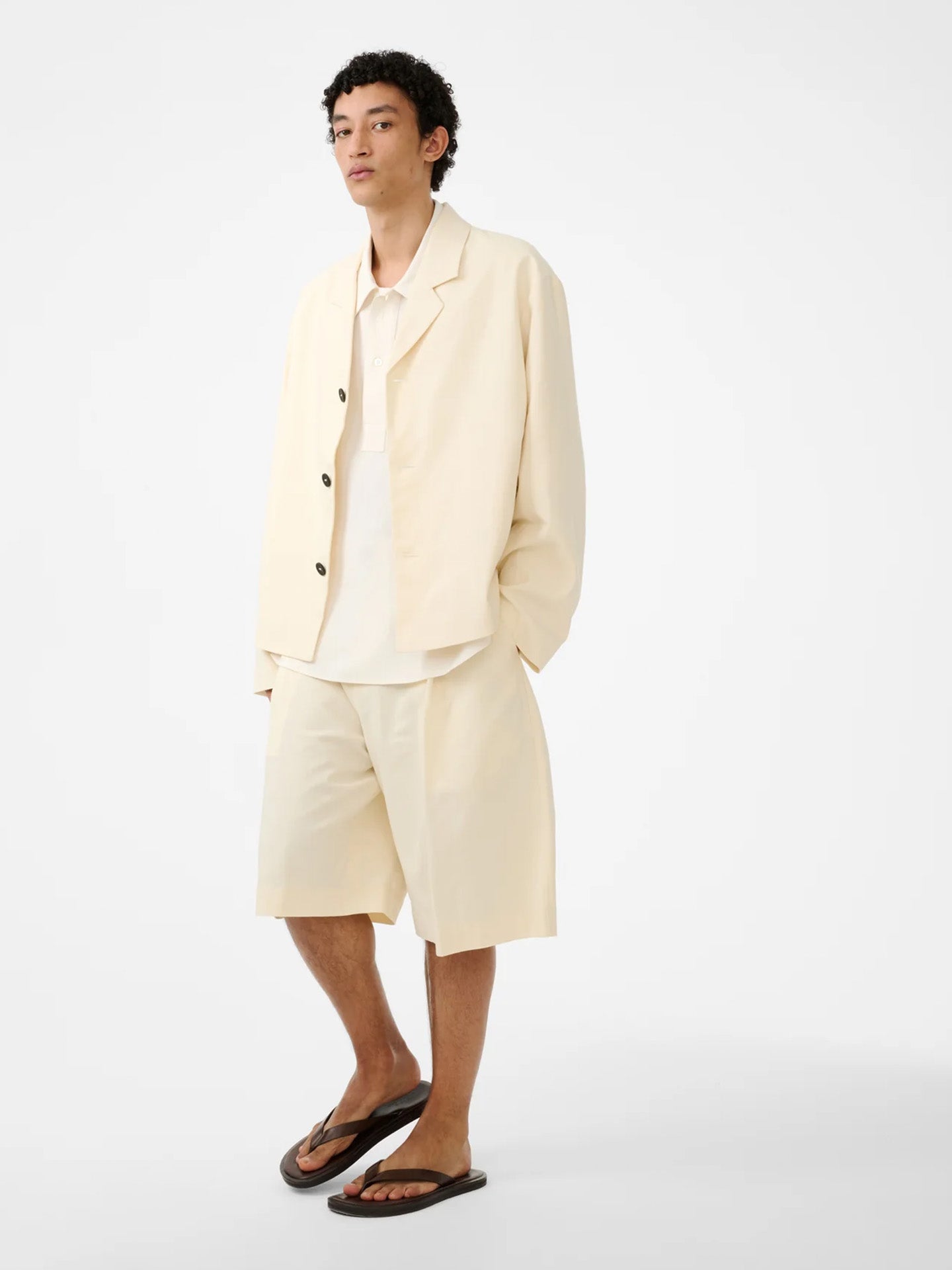 KNEE LENGTH TAILORED SHORT, ANTIQUE WHITE