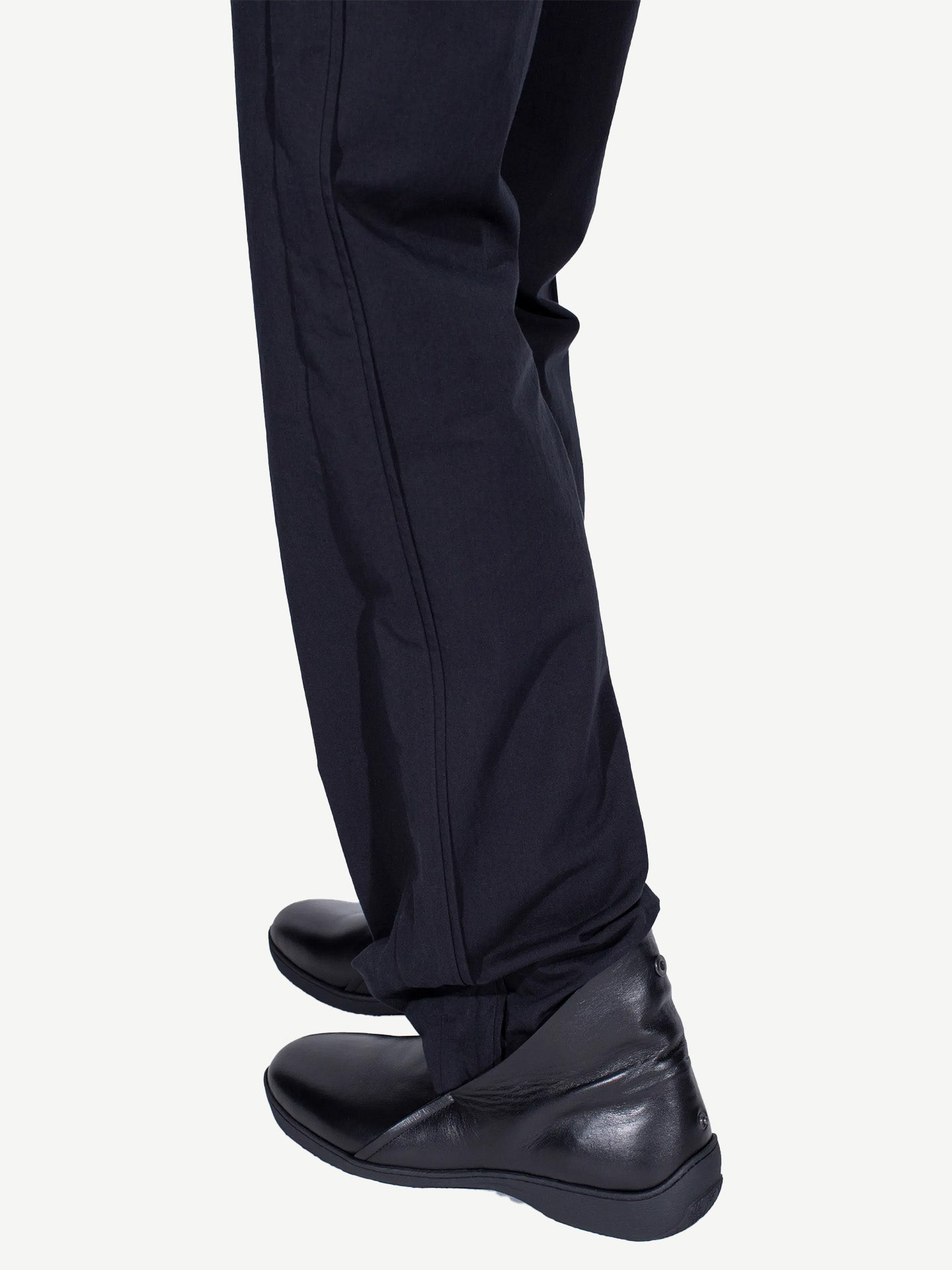 ISKAR SLIP-ON, BLACK