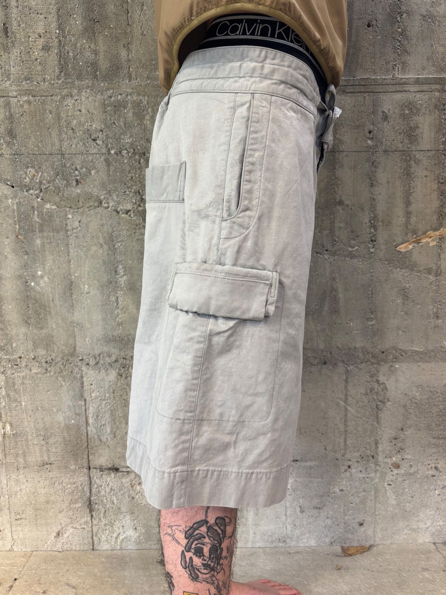 FANG SHORTS, Light Grey