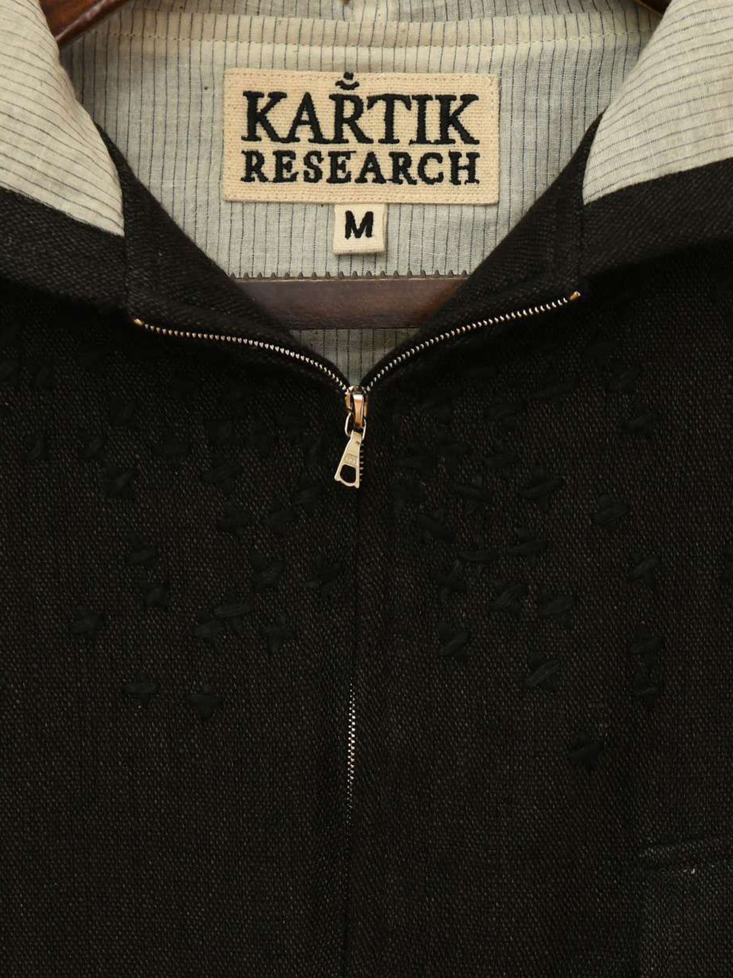 EMBROIDERED ZIP-UP HOODIE, Black