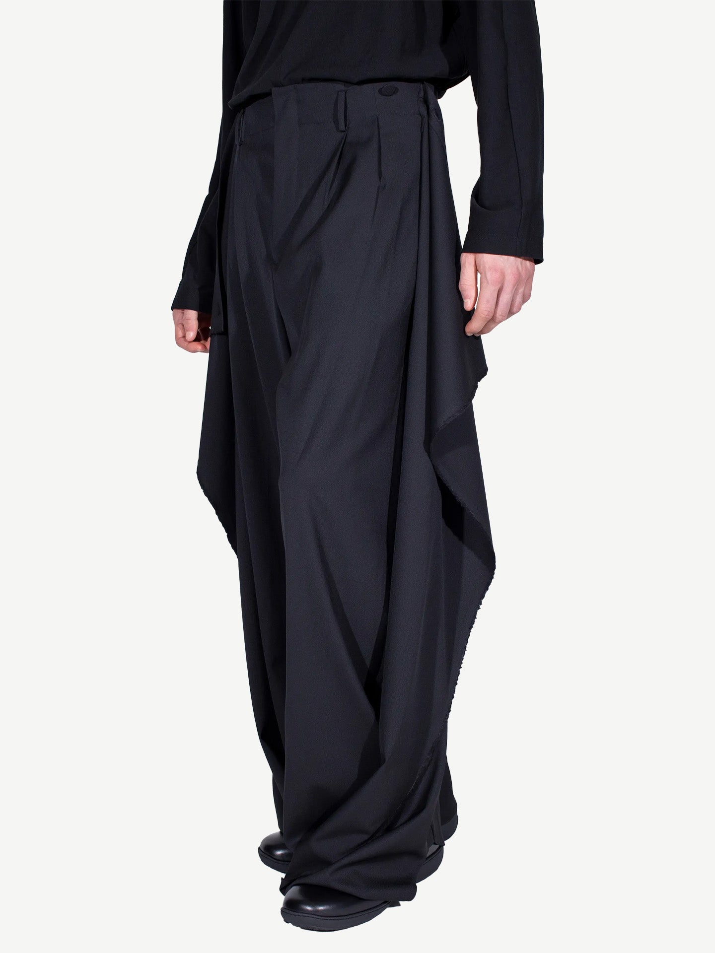 CURSUS DRAPE TROUSERS, CROW BLACK