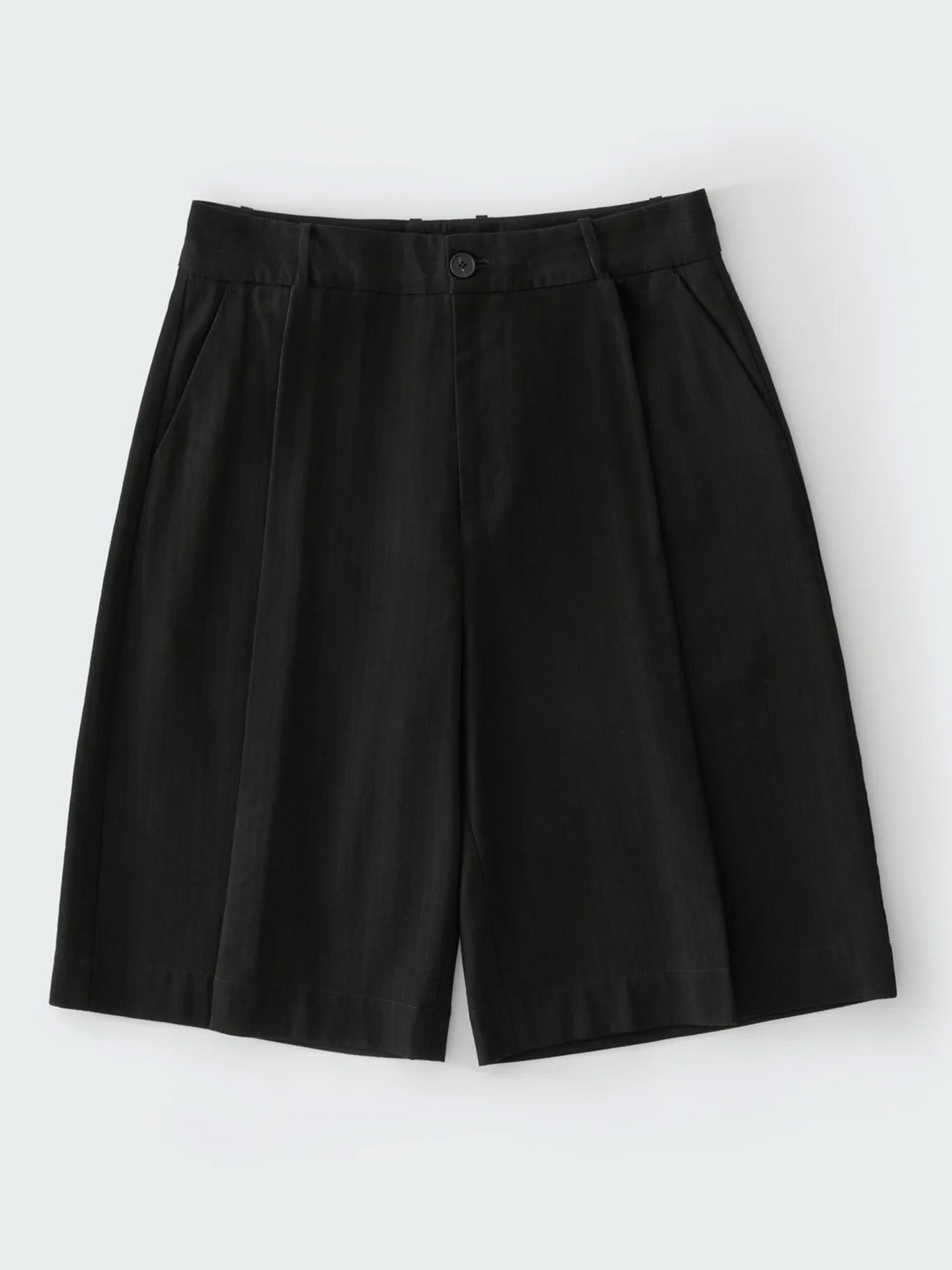 KNEE LENGTH TAILORED SHORT, BLACK