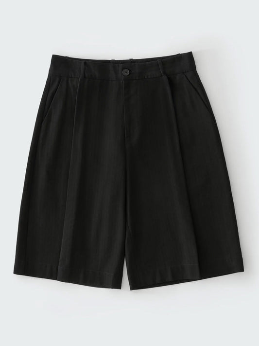 KNEE LENGTH TAILORED SHORT, BLACK