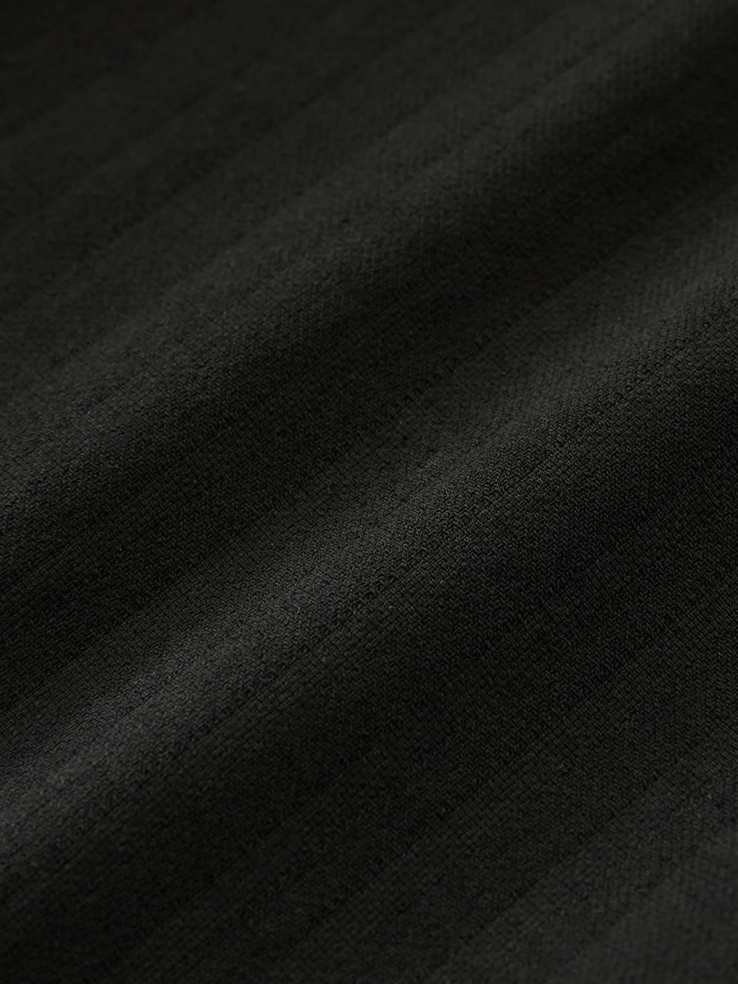 KNEE LENGTH TAILORED SHORT, BLACK